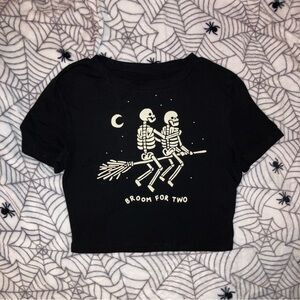 NEW ‘BROOM FOR TWO” SKELETON CROP TEE